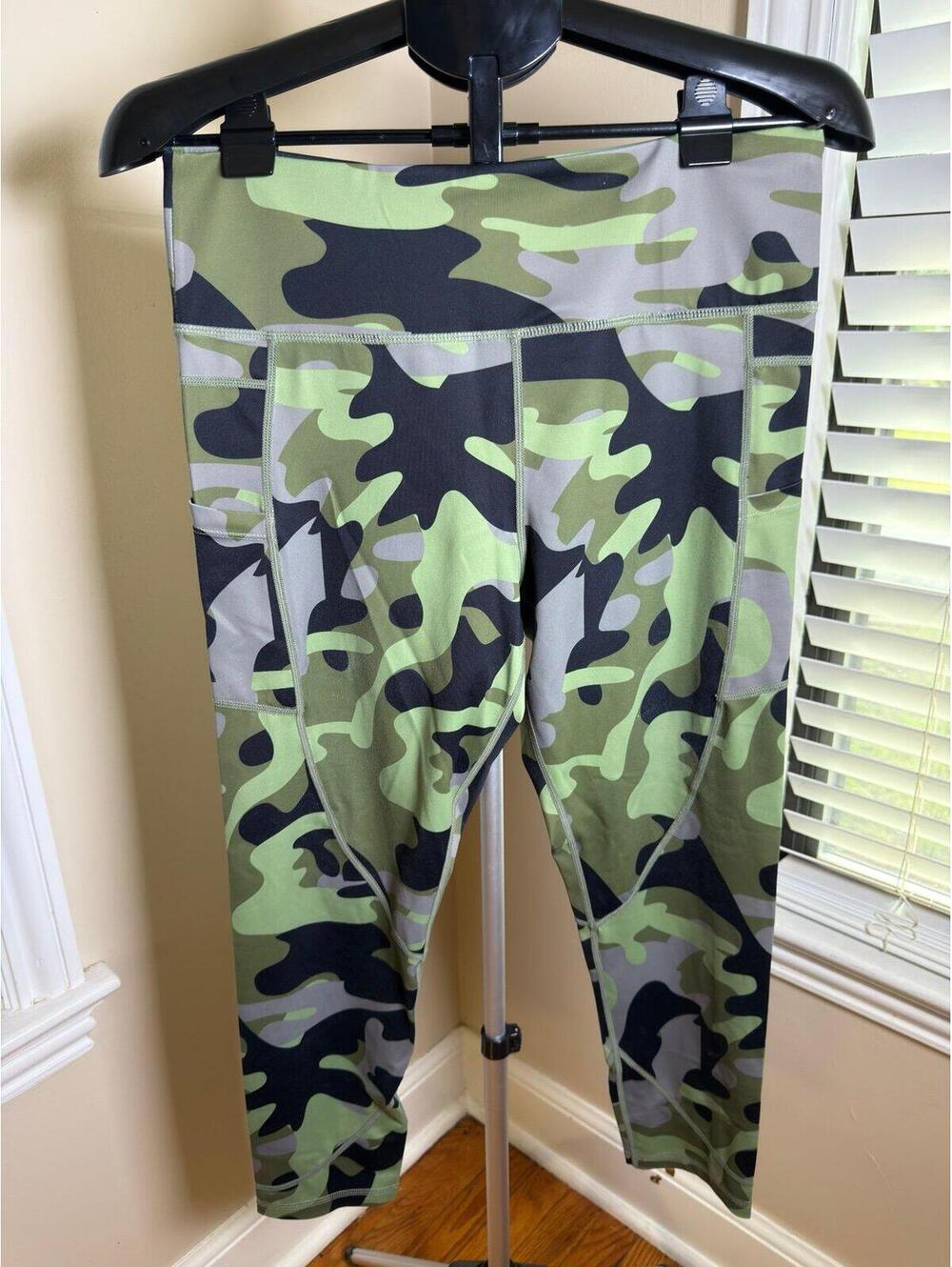 Zyia Active Green‎ Camo Pocket Crop Leggings Women’s 14-16 High Rise Capri NWOT